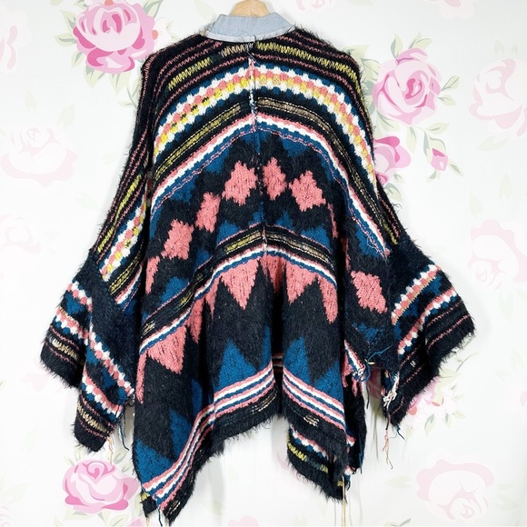 NEW Free People Running Wild Bohemian Fringe Poncho Black Lightning Combo M L - Picture 10 of 13